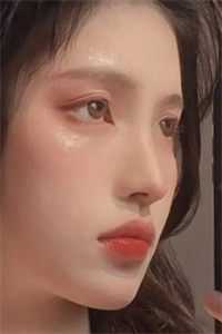 美人多娇画青云