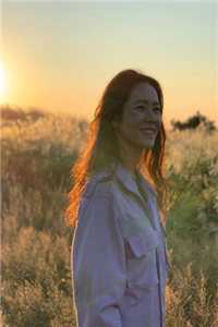 海难后，和绝美女神手挽手求生